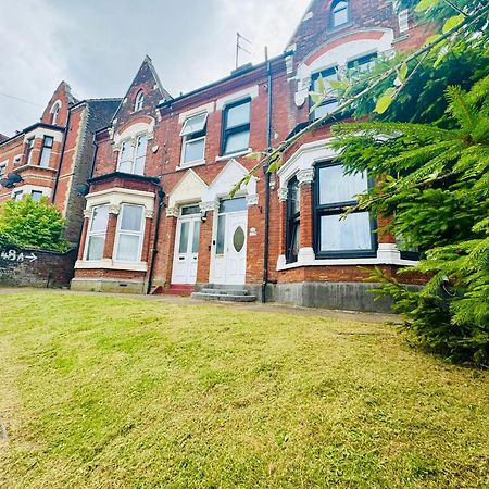 Am Victorian House Hotell Luton  Eksteriør bilde